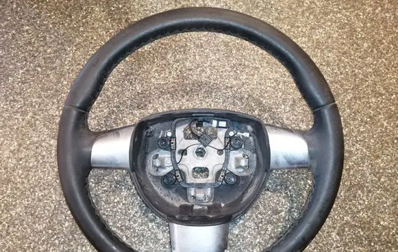 Ford Focus Steering wheel 4M513600EKW