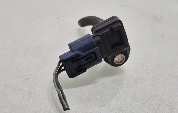 Mitsubishi Pajero Air pressure sensor 1865A035