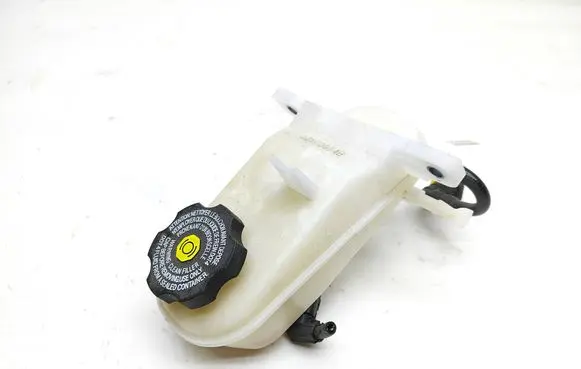 Buick Encore GX I Brake fluid reservoir 221110574B