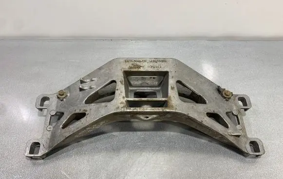 Jaguar F-Pace Gearbox mounting bracket GX735060CB
