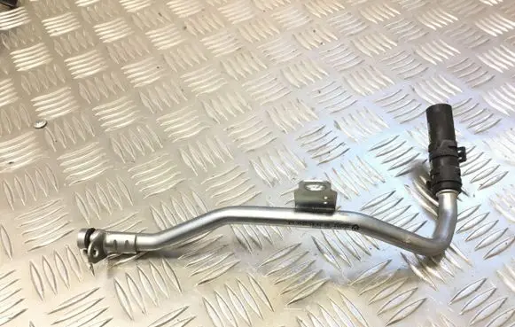 Mercedes-Benz C W205 Engine coolant pipe/hose A2742001751