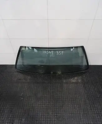 Volkswagen PASSAT B5 Rear windscreen/windshield window 