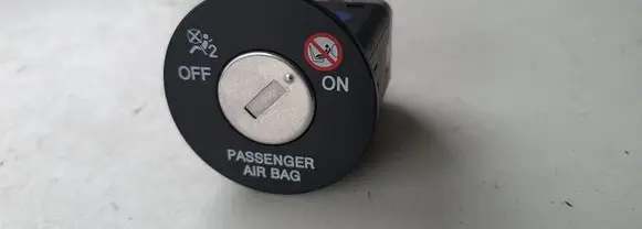 Hyundai i40 Passenger airbag on/off switch 