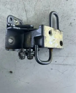 Volkswagen Touareg I Front door lower hinge 