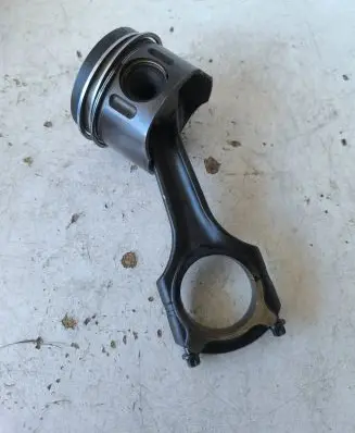 Mercedes-Benz Sprinter W906 Piston 