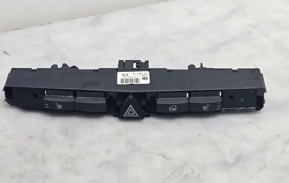 Opel Zafira B Hazard light switch 13100109