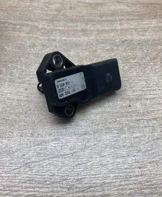 Audi A6 S6 C6 4F Air pressure sensor 038906051C 0281002401