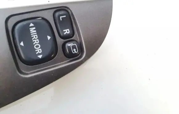 Lexus IS 220D-250-350 Wing mirror switch 183575