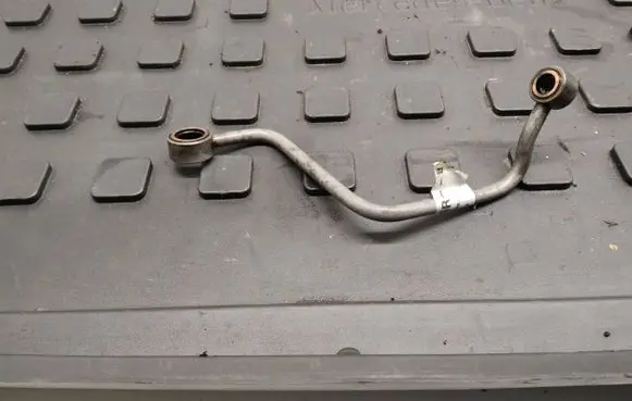 Mercedes-Benz Citan W415 Turbo turbocharger oiling pipe/hose 151925943r