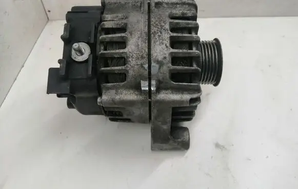 BMW 3 E90 E91 Generator/alternator 7802261 S30AN08 2543461C
