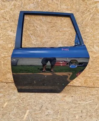 KIA Ceed Rear door