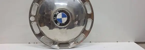BMW 1500 2500 R13 wheel hub/cap/trim 