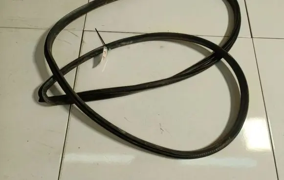 Ford Fiesta Rubber seal front coupe door 