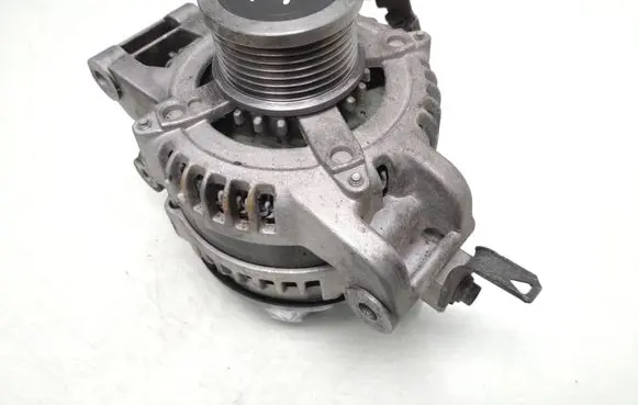 Toyota RAV 4 (XA30) Generator/alternator J5112146 2990027