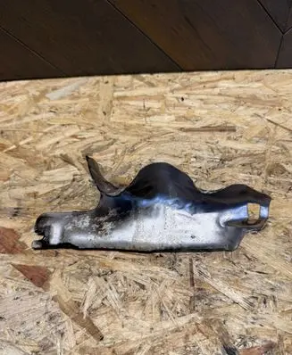 Exhaust heat shield
