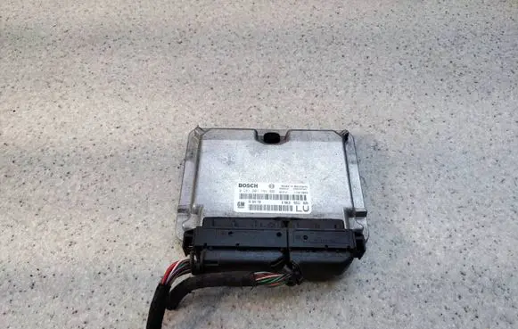 Opel Frontera B Engine control unit/module 90589738