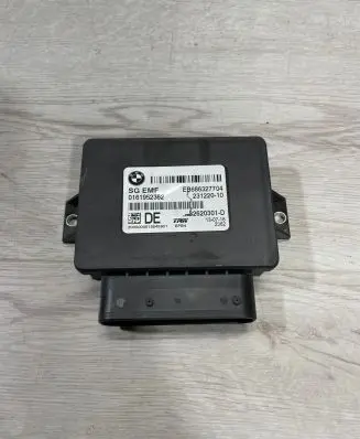 BMW X3 F25 Hand brake control module 6863277 23122010 32620301D