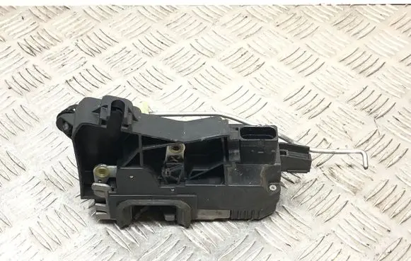 Opel Vectra C Front door lock 13210769
