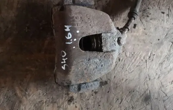 Volvo S40 Front brake caliper