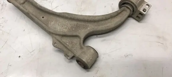 Opel Astra J Front lower control arm/wishbone