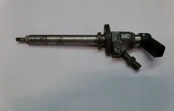Peugeot 407 Fuel injector 9657144580