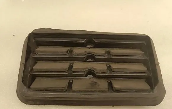 Chrysler Pacifica Quarter panel pressure vent 68170766AB