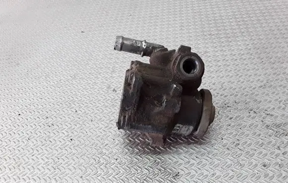 Audi A3 S3 8L Power steering pump 06A145157