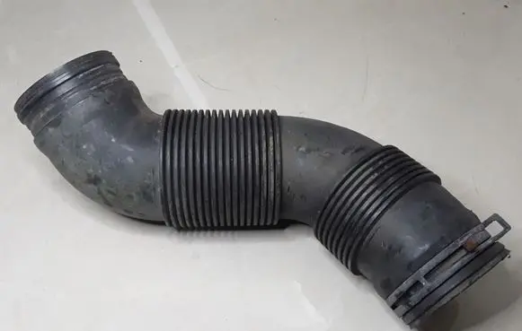 Seat Cordoba (6L) Air intake hose/pipe 6Q0129684P