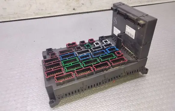 Mercedes-Benz ML W163 Fuse module 422290 1635458832