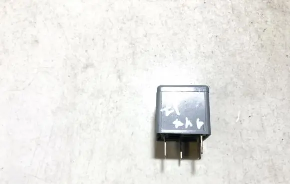 Volkswagen Golf III Other relay 1j0906381a v23134b63x396