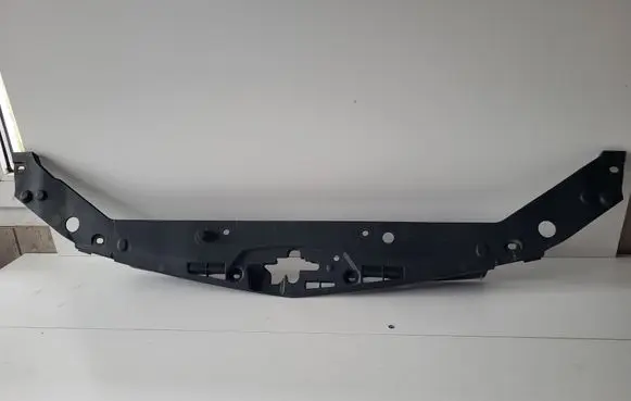 Engine bonnet/hood lock trim molding