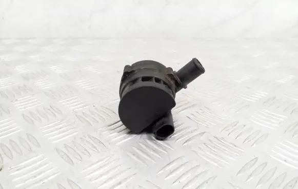 Renault Master III Water pump