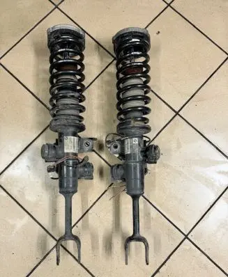 BMW 7 F01 F02 F03 F04 Front shock absorber/damper 6796925 6796926 F01V063V