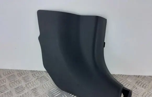 Foot area side trim