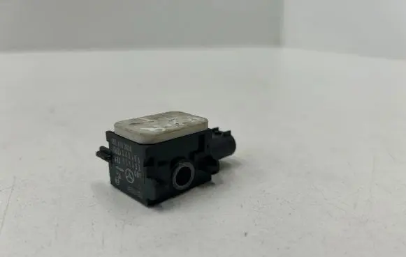 Mercedes-Benz Vito Viano W639 Airbag deployment crash/impact sensor 0038202826 080108