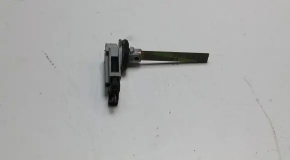 Volkswagen PASSAT B7 Oil temperature sensor 4B0820539
