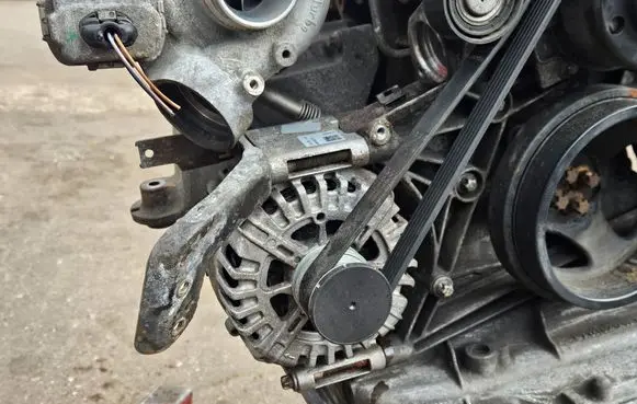 Mercedes-Benz Vito Viano W639 Generator/alternator POF99123 251201