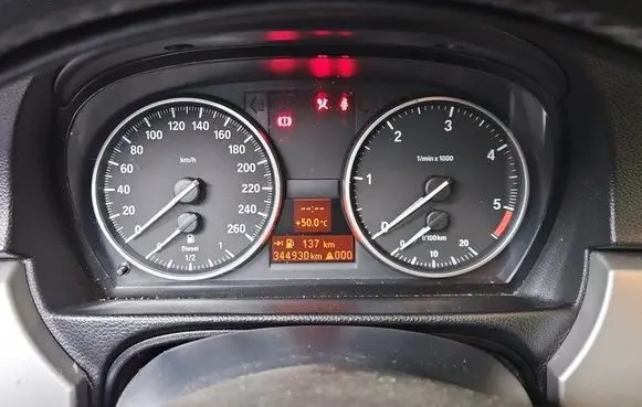 Speedometer (instrument cluster)