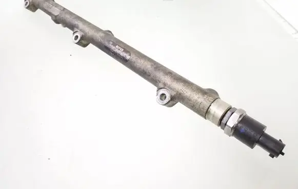 BMW 5 E39 Fuel main line pipe 0445216002 0281002405 08917
