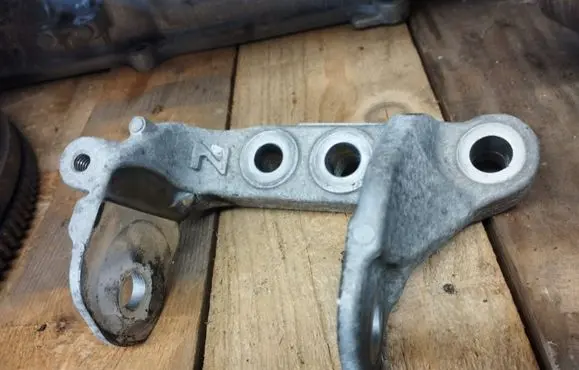 Mitsubishi ASX Engine mounting bracket