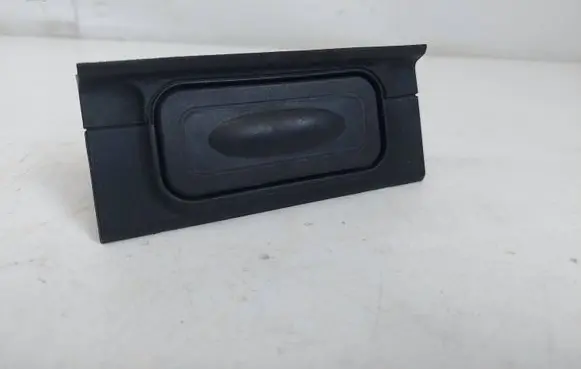 Renault Clio III Tailgate opening switch 8200299249