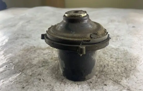 Opel Zafira A Front shock absorber mounting bracket 