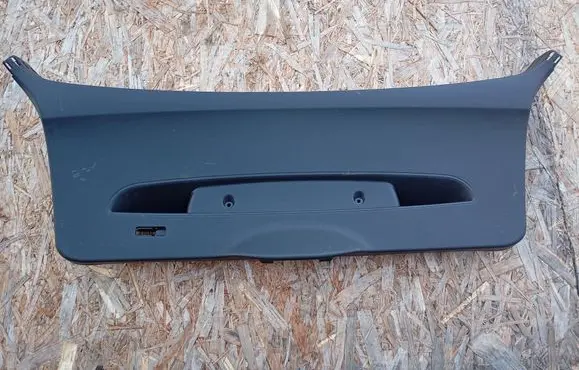 Bottom trim