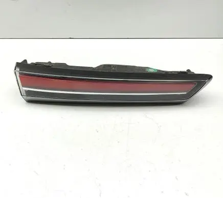 Opel Mokka B Tailgate rear/tail lights 9833944480