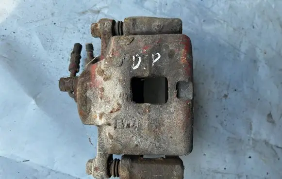 Opel Frontera B Front brake caliper