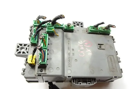 Honda Civic IX Fuse module TB9E211 F18140315