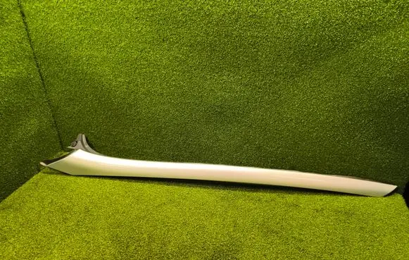 Windshield trim