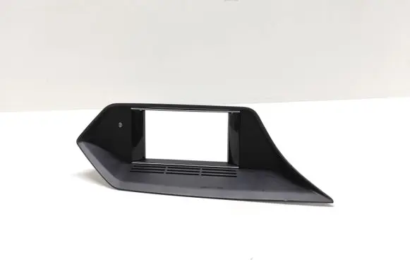 Mercedes-Benz E W212 Radio/GPS head unit trim A2126801236