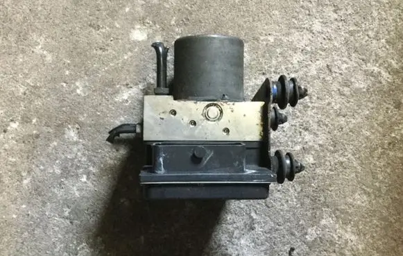 Audi A4 S4 B8 8K ABS Pump 8K0907379AA