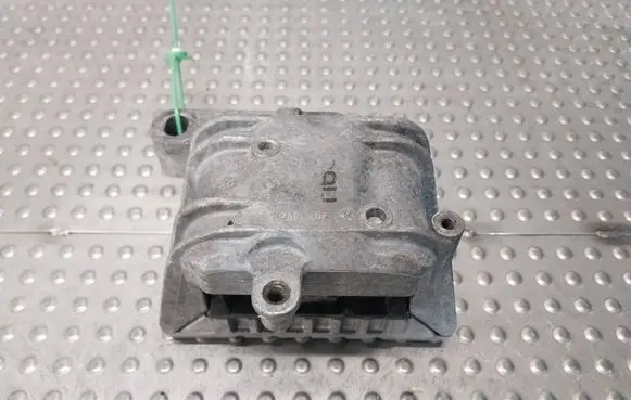 Volkswagen Golf V Engine mount vacuum valve 1K0199262M